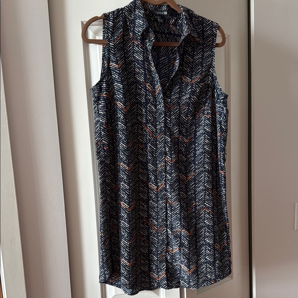 Forever 21 Black and Silver Buttoned Mandarin Collar Blouse